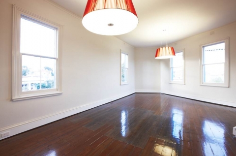 1st floor gallery room