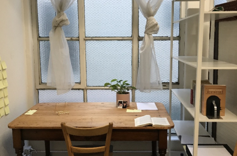 Another desk not the one one offer!