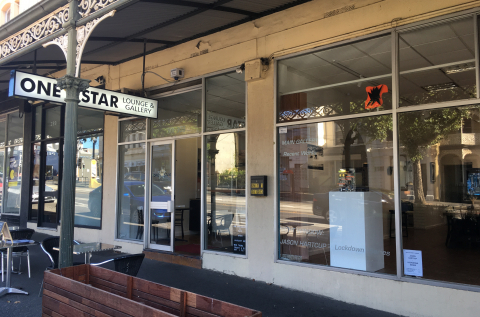 Double Window Front on Victoria St