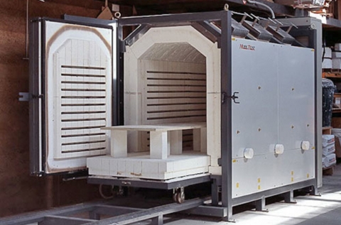 Large-scale glass casting kiln